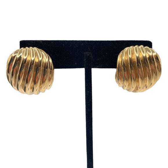 Vintage BUTLER 5th Ave Collection Ribbed Gold Tone Clip on Earrings Signed - Picture 1 of 8